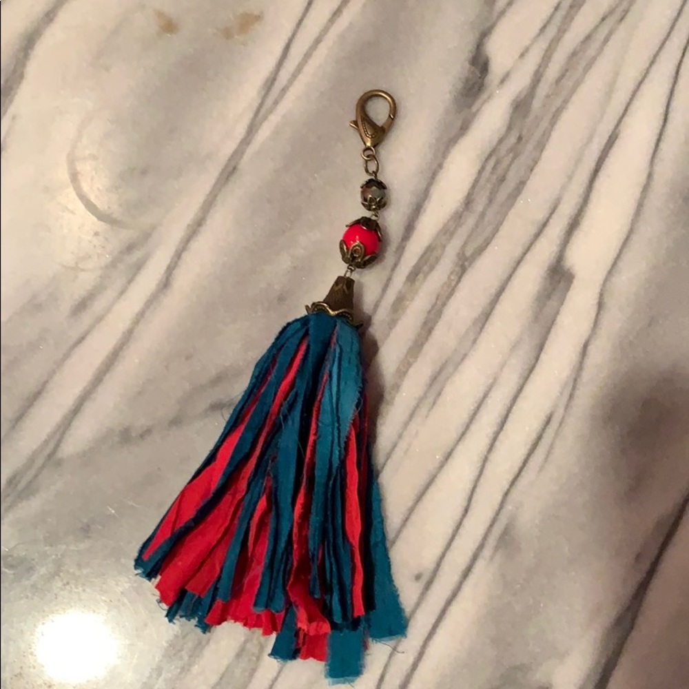 Necklace clip